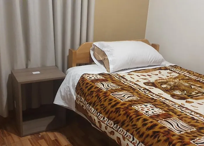 Apartment 3 Bedrooms Airport Close 2 Min Walk, Self Check In