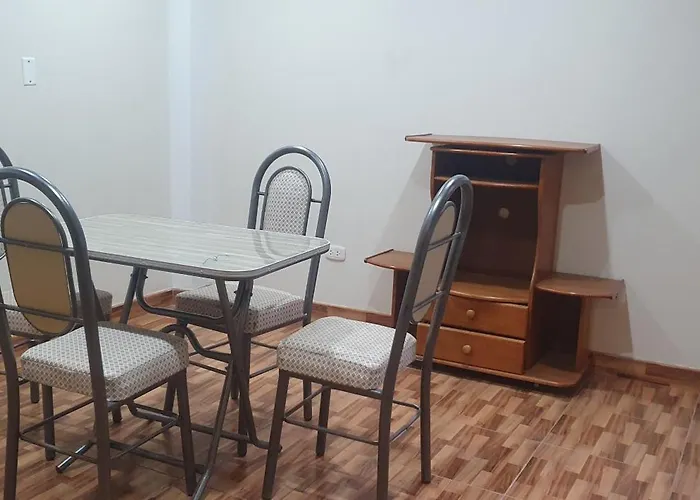 Apartment 3 Bedrooms Airport Close 2 Min Walk, Self Check In *